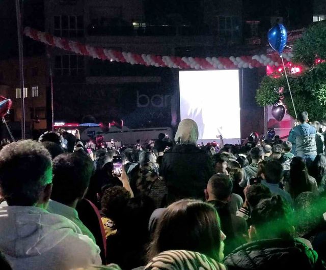 Kaman’da 35. ceviz festivalinde Ece Seçkin ve Poizi coşkusu