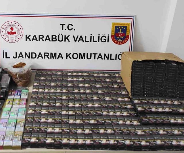 Karabük'te bir iş yerinde çok sayıda kaçak tütün ürünü ele geçirildi