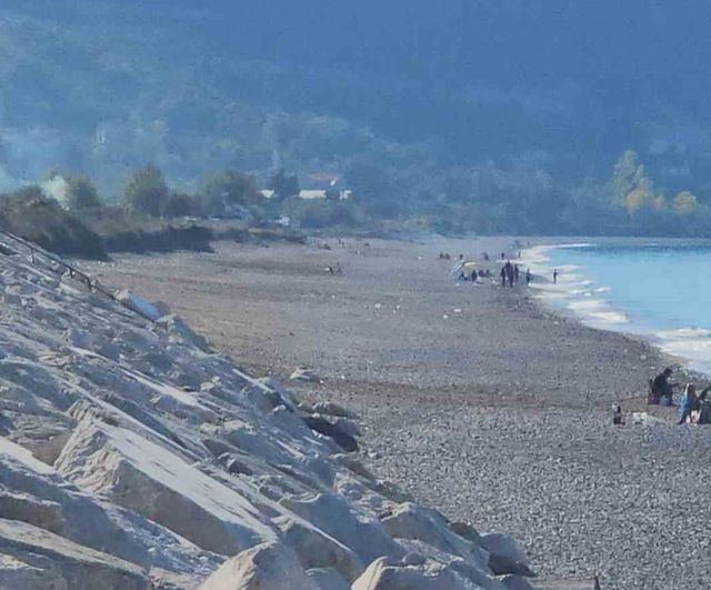 Kastamonu Cide'de yazdan kalma gün sahillere taştı