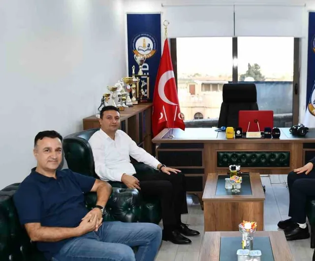 Kaymakam Gürsel Temurci gazetecilerle buluştu ve derneğe destek mesajı verdi