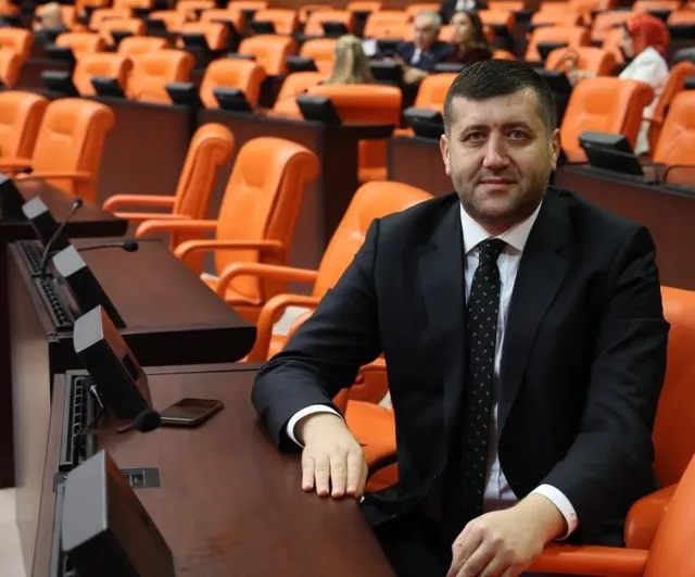 Kayseri'de maaş eylemine destek: Baki Ersoy işçinin hakkını savundu