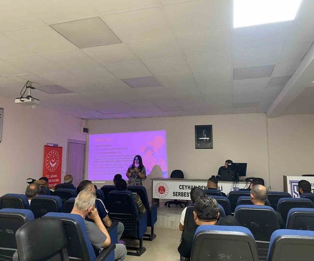 Kendini tanıma eğitimi Ceyhan'da denetimli serbestlik yükümlülerine verildi