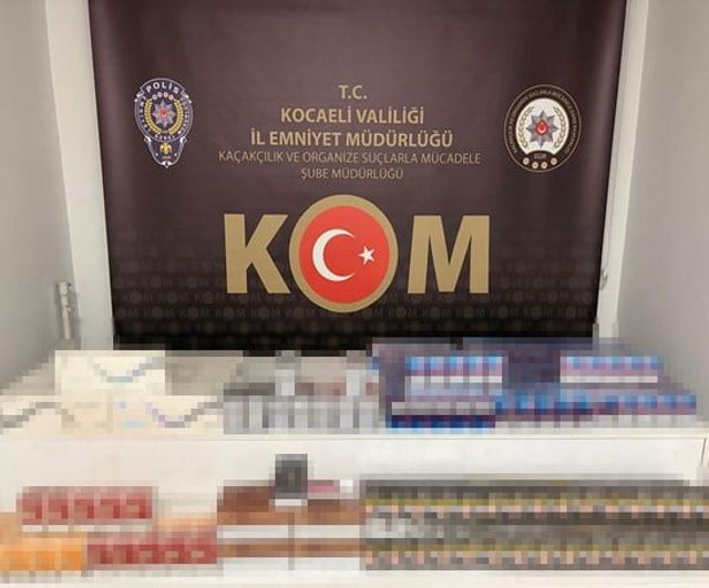 Kocaeli'de araçta kaçak sigara operasyonu: bin 410 paket ve 90 paket elektronik sigara tütünü ele geçirildi