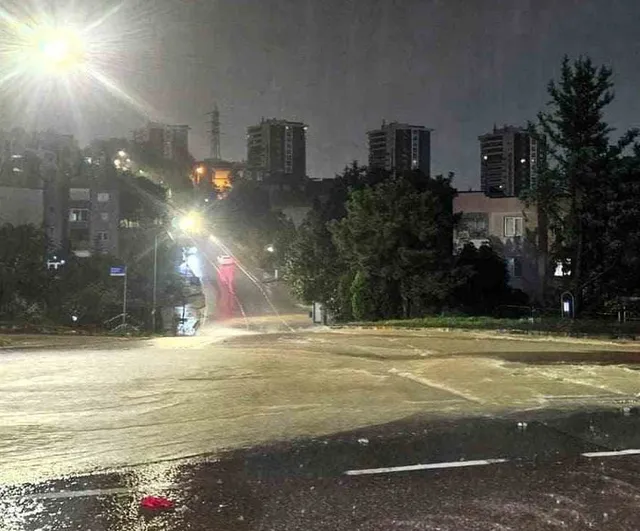 Kocaeli'de sağanakla seferberlik: 897 personel ve 512 araç sahada