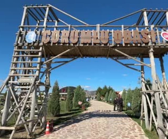 Komşuluk sofrası: Çorumlu Obası'nda aileler kış hazırlığı için bir araya geldi