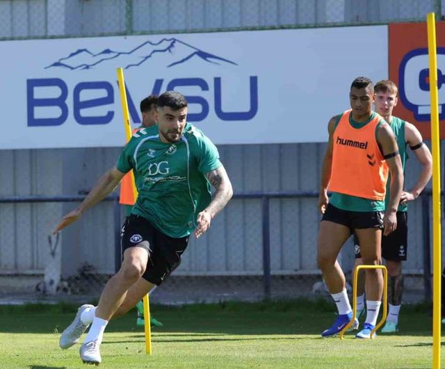 Konyaspor Başakşehir maçı öncesi son taktik provasını tamamladı