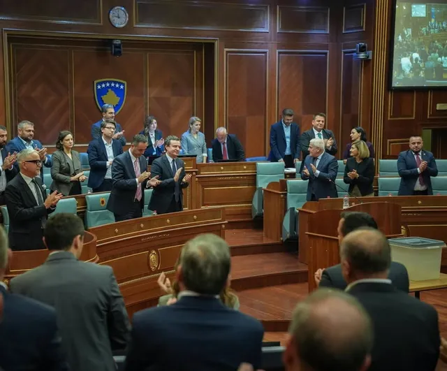 Kosova'da haftalardır süren cumhurbaşkanlığı krizi sona erdi: Justina Shiroka Pula seçildi