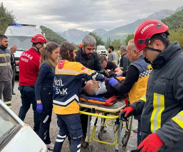 Kozan'da çarpışma: bir sürücü yaşamını yitirdi, iki kişi yaralı