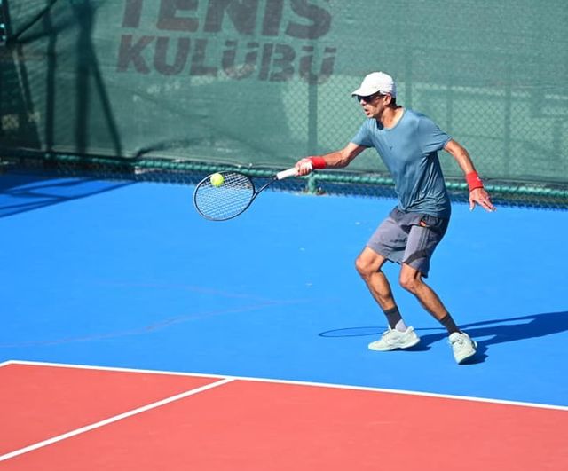 Kuşadası'nda Masters Cumhuriyet Kupası başladı: 86 raket kupayı hedefliyor