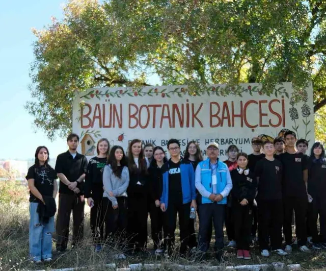 Lise öğrencileri BAÜN botanik bahçesinde bitkilerin gizemini keşfetti