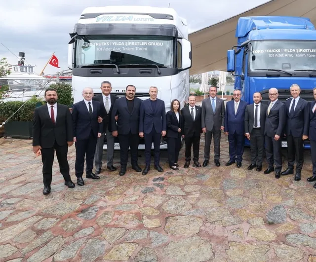 lojistik filosunu güçlendiren gaziantepli grup 101 ford trucks aracı teslim aldı