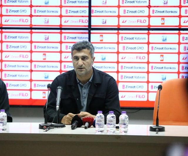 Maçı hak edenin Alanyaspor olduğu görüşünü savunan Gül sıkışık takvimi eleştirdi