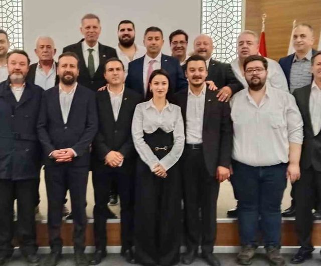 Manisa'da güven tazeledi: Sadık Özkasap yeniden başkan