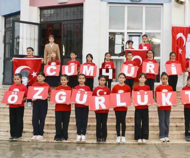 Manisa'da minikler 29 ekim'i coşkuyla karşıladı