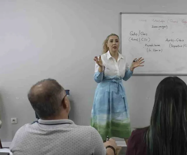 Mersin’de MERCEK ile turizme nitelikli ön büro personeli yetiştiriliyor