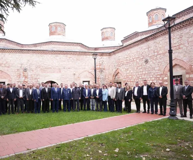Muhtarlarla ortak akılla Yenişehir'e hizmet