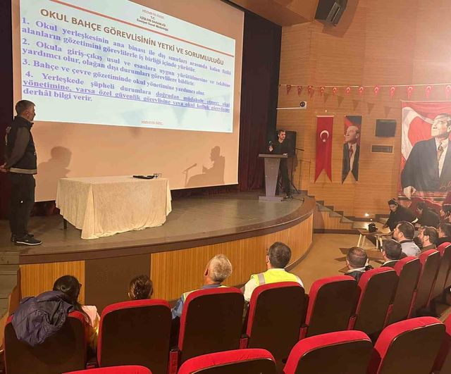 Muratlı'da okul çevresi güvenliğine yönelik bahçe görevlileri eğitimi