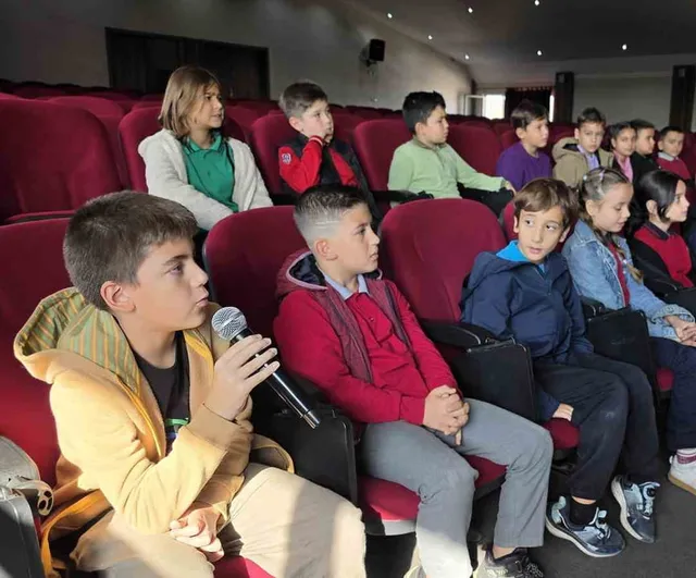 Nazilli'de ilçe müdürü gençlerin sesi oldu