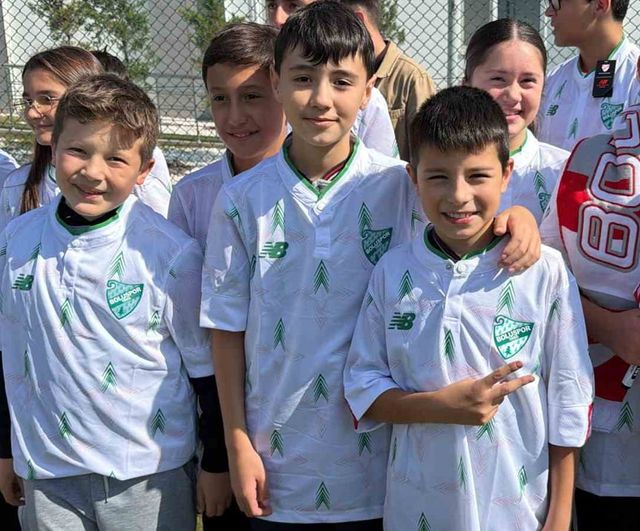 Okuldan tribüne: 40 öğrenci Boluspor'la unutulmaz bir gün geçirdi