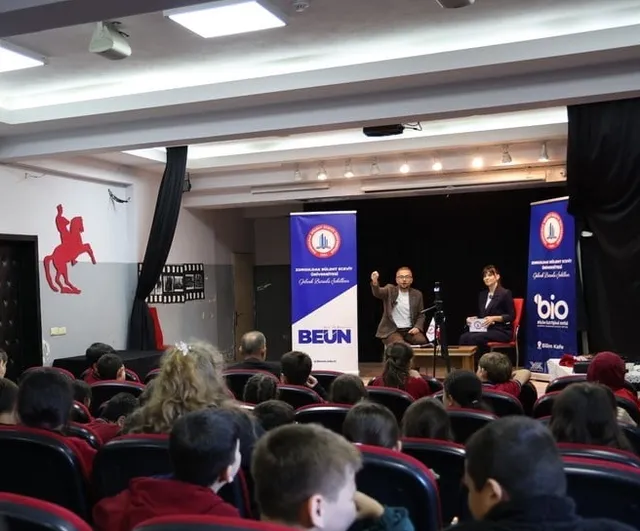Ortaokul öğrencileri şiddeti tartıştı: 'dur, uzaklaş, anlat ve yardım iste' öğüdü