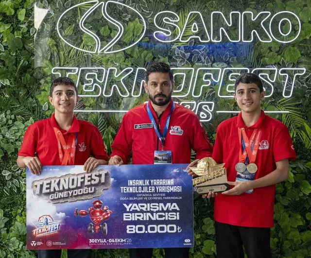 Ortaokul öğrencilerinin insanlık yararına projeleri Teknofest Güneydoğu'da ödüllendirildi