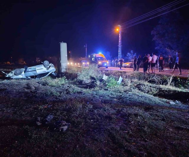 Osmaniye Düziçi'nde şarampole yuvarlanan otomobilde 3 kişi yaralandı