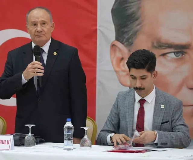 Özgür Özel'den hazırlık çağrısı: en geç 15 ayda sandık