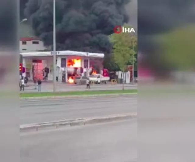Pamukkale'de yakıt aktarımı sırasında tanker ikiye bölündü, itfaiye alevlerle mücadele ediyor