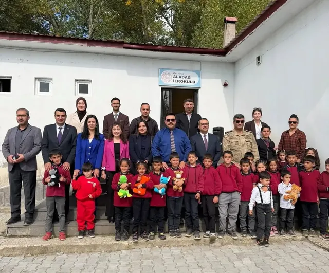 Patnos’ta miniklerle umut paylaşımı: adli ve idari heyetten okul ziyareti