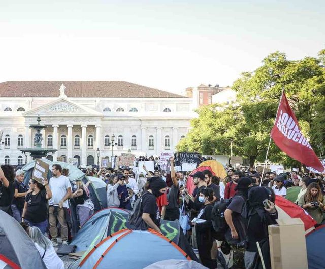 Portekiz'de konut krizi protestoları sert müdahaleyle sonlandı