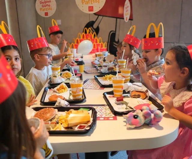 Restoranlarda planlı anlar: McDonald’s Türkiye doğum günlerine ev sahipliği yapıyor
