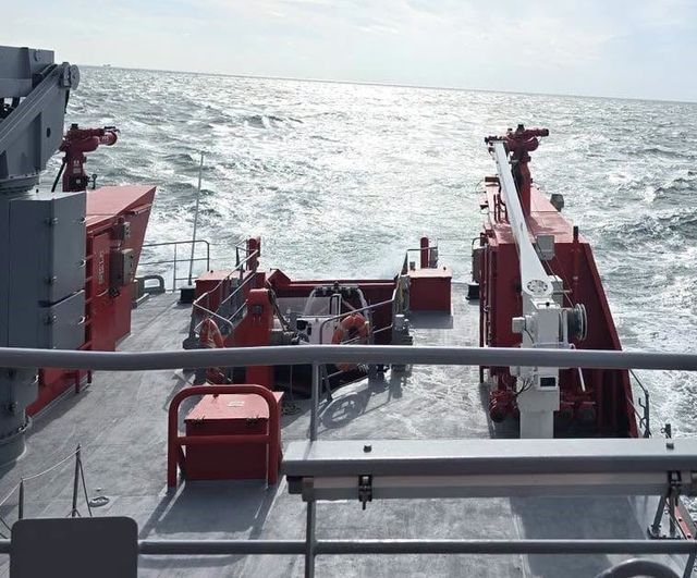 romanya, İHA ile vurulan tankerden kaybolan yedi denizciyi bulmak için aramaları yeniden başlattı