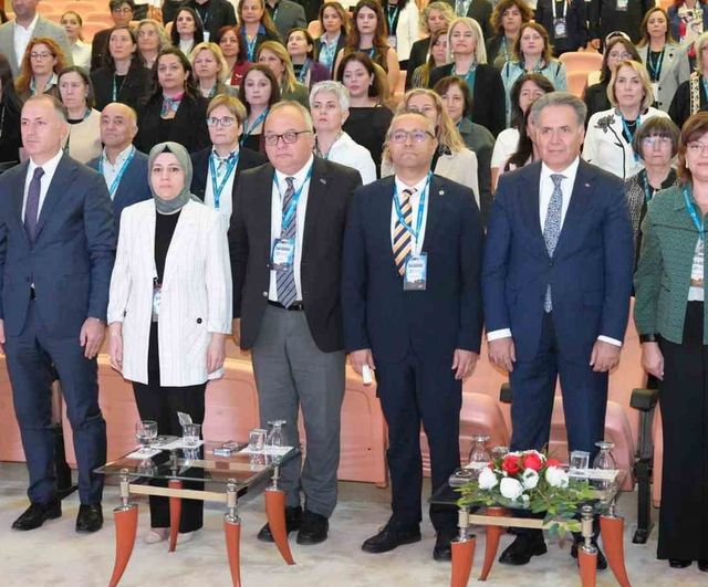 Sağlık bilimleri dekanları İnönü Üniversitesi'nde eğitim ve kalite gündemiyle toplandı