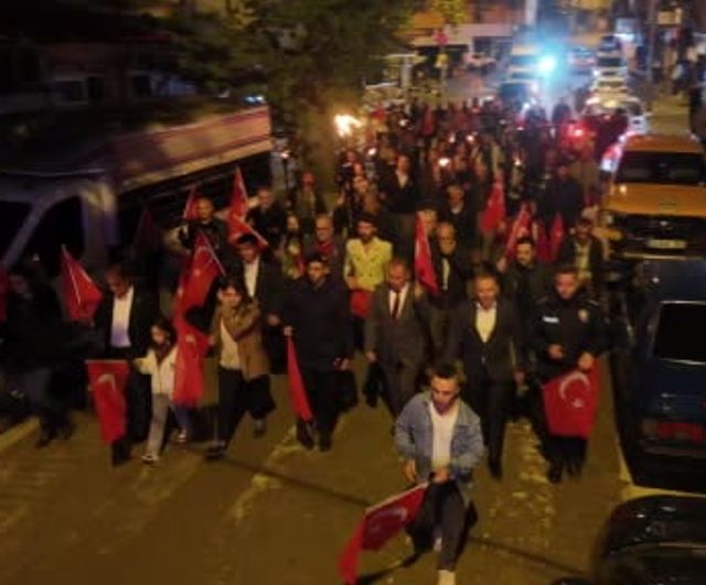 Saimbeyli'de meşalelerle başlayan kurtuluş gecesi
