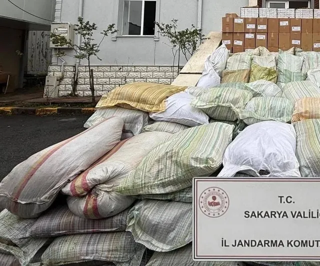 Sakarya'da jandarmadan 3 milyonluk kaçak tütün ve makaron baskını