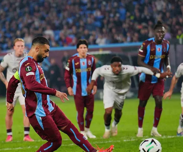 Salah'ın penaltısı Trabzonspor'u ilk yarıda öne taşıdı