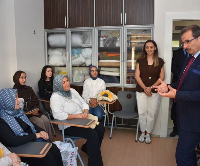 Salihli'de kadın dayanışması büyüyor: ADEM mesleki eğitimle öne çıkıyor