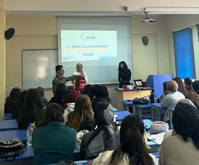 Şaphane myo'da öğrencilere afet bilinci aşılandı