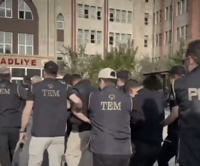 Savcılık ters kelepçe ve görüntü paylaşımını resen soruşturuyor