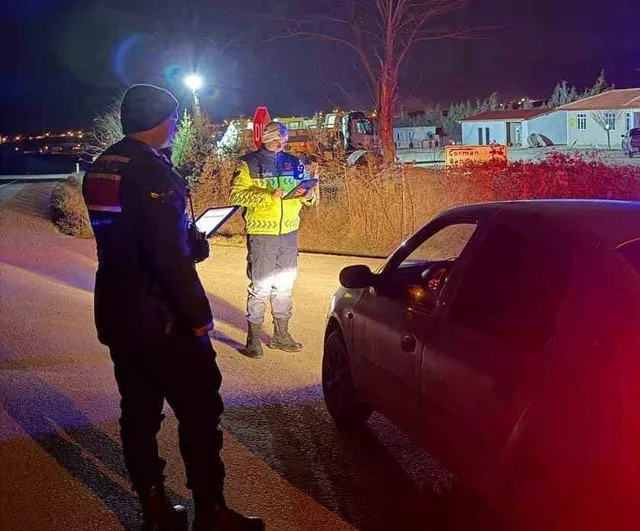Sinop'ta kapsamlı huzur ve güven uygulaması: aranan kişi yakalandı