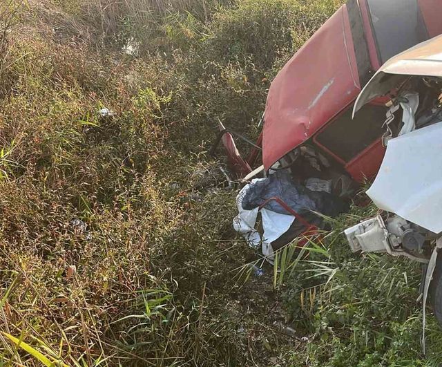 Tarsus'ta kanalete düşen otomobilin sürücüsü yaşamını yitirdi