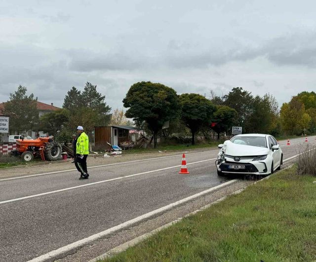 Taşköprü'de arkadan çarpışma: otomobil sürücüsü hastaneye kaldırıldı