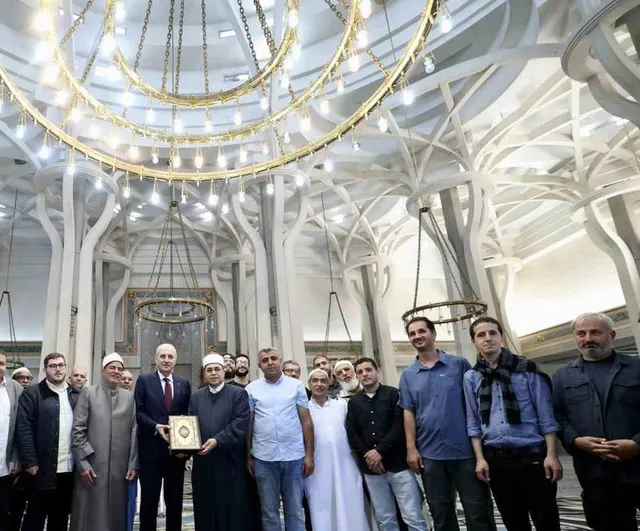 TBMM başkanı Kurtulmuş Roma'da İslam topluluğuyla bir araya geldi