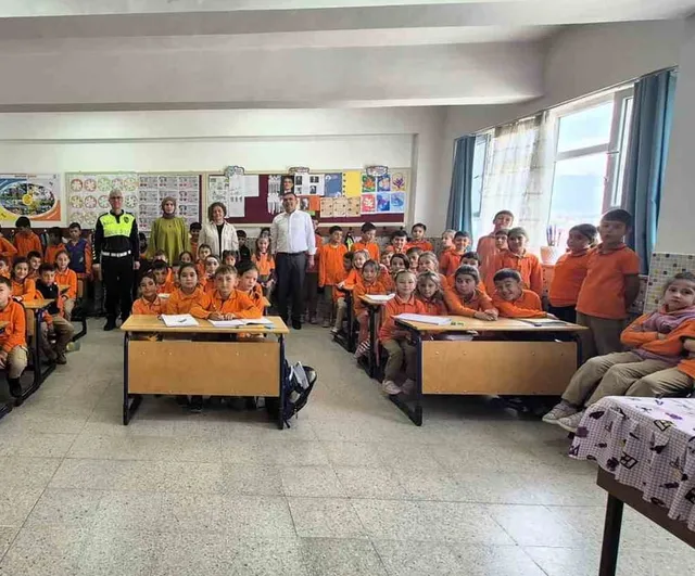 Trafik bilinci okul sıralarında: Afyonkarahisar'da 2 bin 367 öğrenciye eğitim