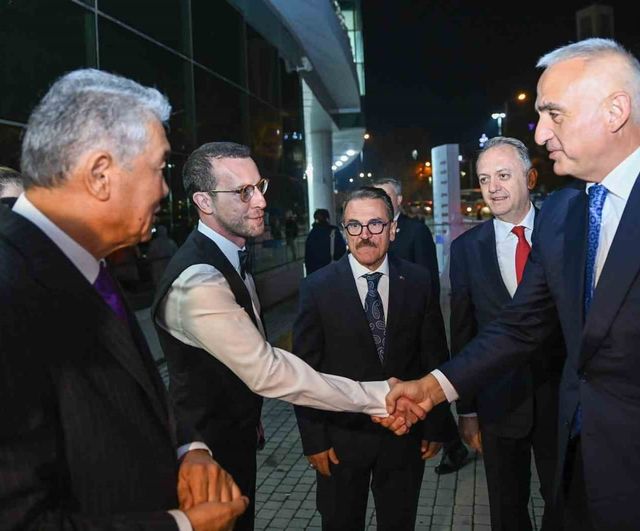 Türk dünyası Ankara'da cumhuriyet coşkusunu 400 sesle buluşturdu