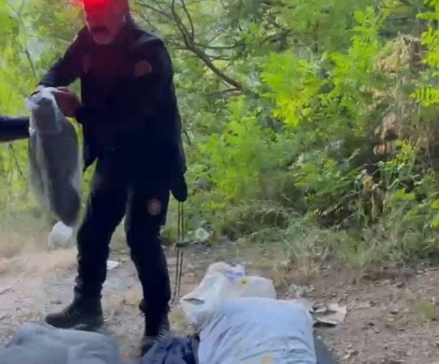Uludağ'da mağaraya sığınan yaşlı için sporculardan gece desteği