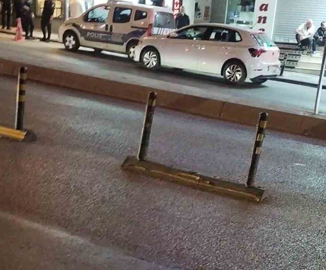 Ümraniye'de motosikletli iki şüpheli iş yerine uzun namlulu silahla saldırdı