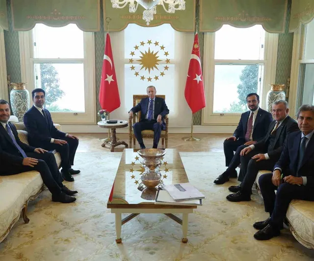 Vahdettin Köşkü'nde kabul: Erdoğan ile Tuzla belediye başkanı bir araya geldi