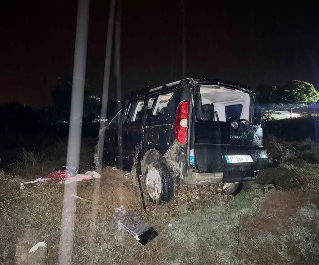 Yağışlı havada yol ayrımını kaçıran araç takla attı: Kırıkkale'de 1 ölü, 4 yaralı