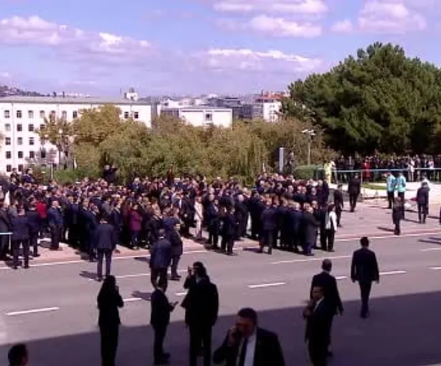 Yasama yılının açılışında Kurtulmuş'tan Atatürk Anıtı'na çelenk
